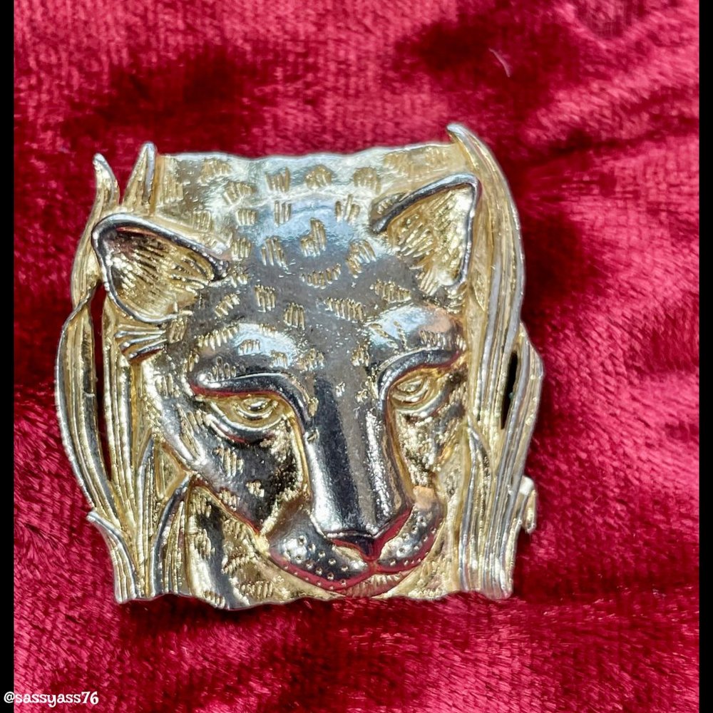 ▪️VTG▪️JJ JONETTE▪️1986 Stamped Safari Cat Square Brass Pierced Earrings - Picture 2 of 6